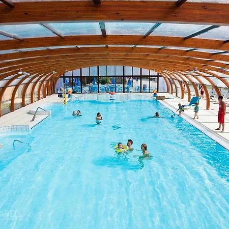 Kompleks wypoczynkowy Domaine De 4*